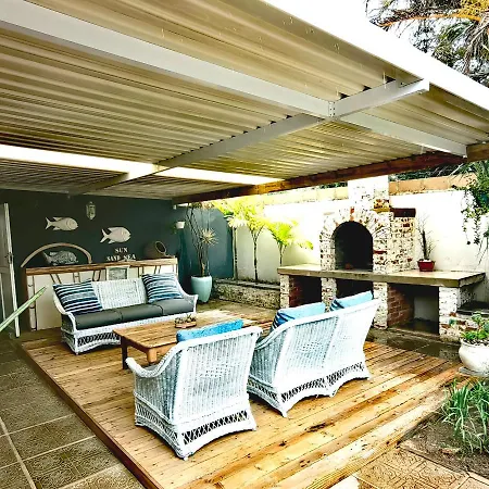 Sky Tyde'S Beach House Port Shepstone Exterior photo